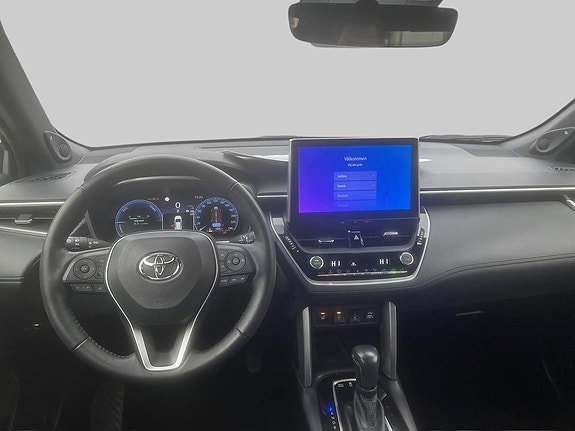 Toyota Corolla Cross 9 of 12