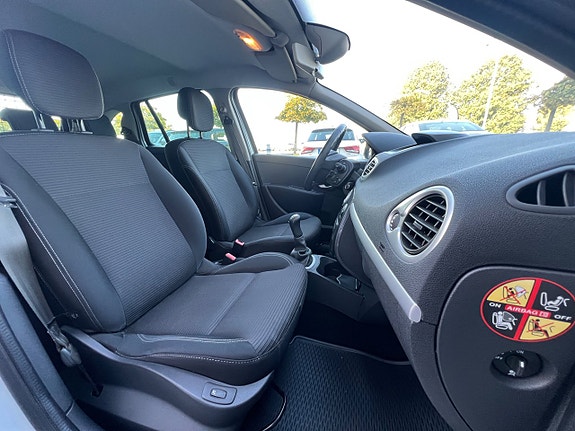Renault Clio 13 of 19