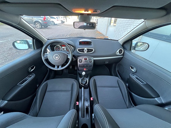 Renault Clio 9 of 19