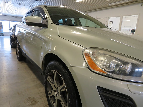 Volvo XC60 17 of 30