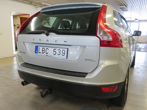 Volvo XC60 12 of 30