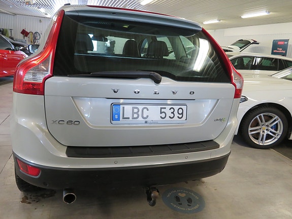 Volvo XC60 10 of 30