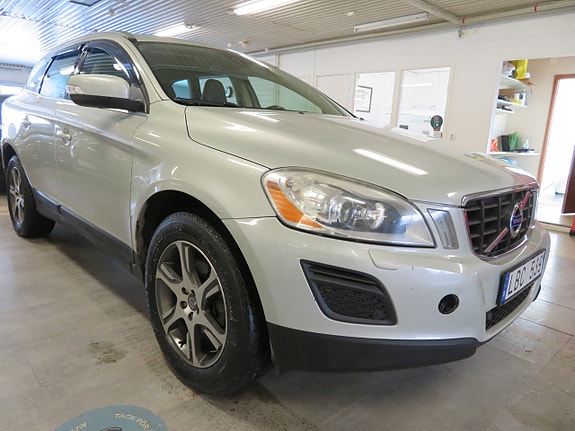 Volvo XC60 16 of 30