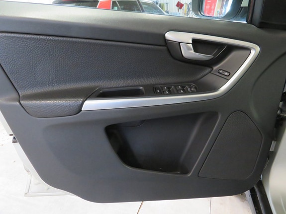 Volvo XC60 21 of 30