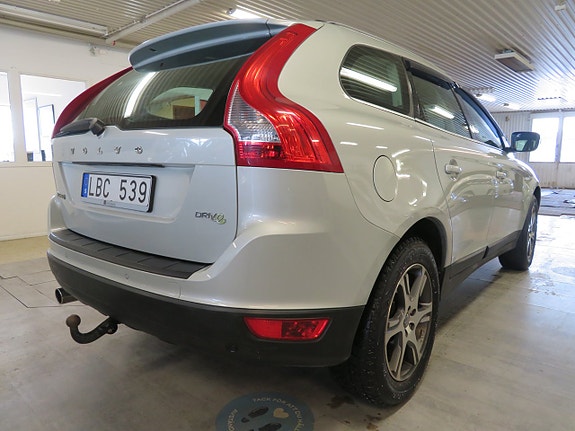 Volvo XC60 14 of 30