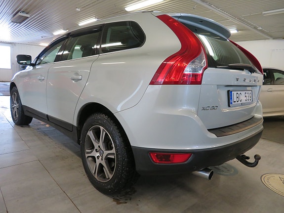 Volvo XC60 8 of 30
