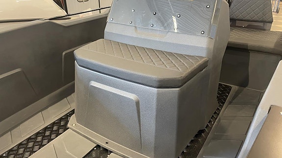 SeaStorm 17 Light Grey | Mercury F60 6 of 19
