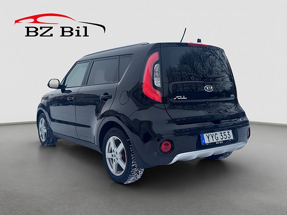 Kia Soul 3 of 5