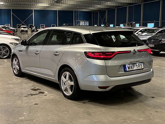 Renault Megane IV 4 of 5