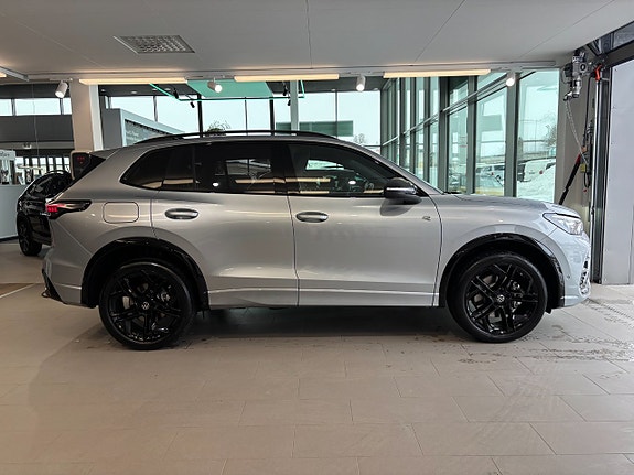 Volkswagen Tiguan 4 of 22