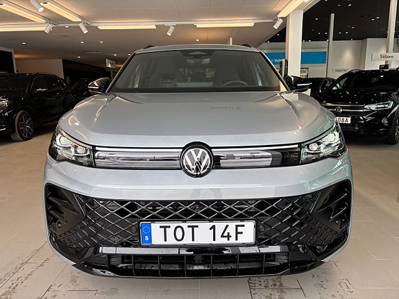 Volkswagen Tiguan 2 of 22