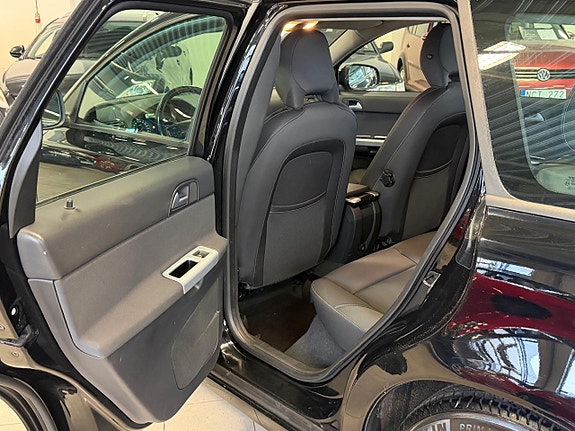 Volvo V50 8 of 15