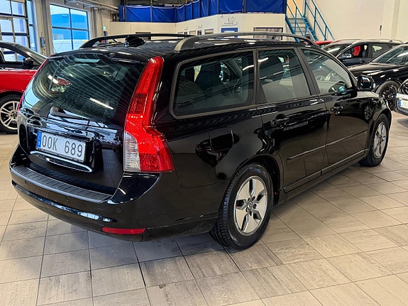 Volvo V50 3 of 15
