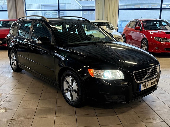 Volvo V50 4 of 15