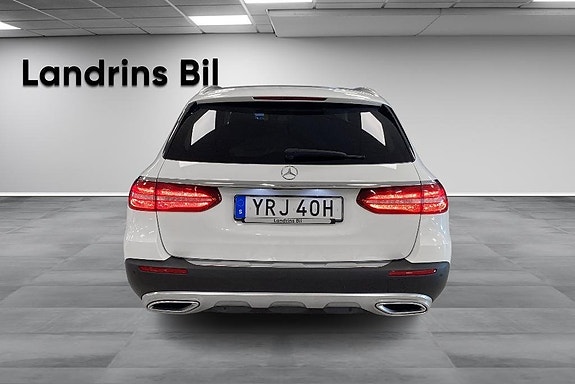 Mercedes-Benz E220 d 5 of 5
