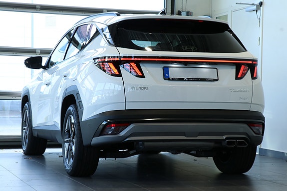 Hyundai Tucson 4 of 17