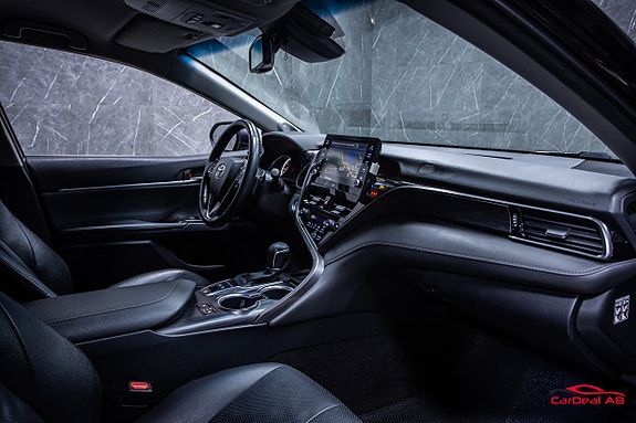 Toyota Camry 14 of 27