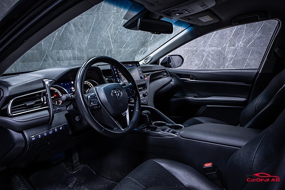 Toyota Camry 11 of 27