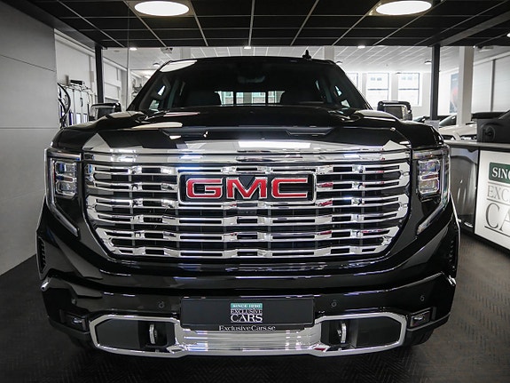 GMC Sierra 2 of 5