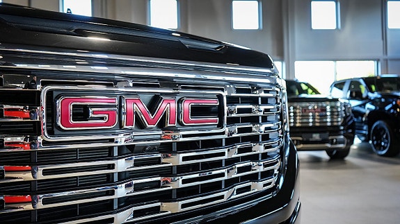 GMC Sierra 4 of 5