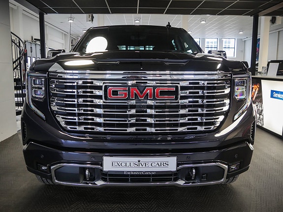 GMC Sierra 2 of 5