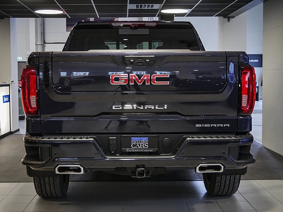 GMC Sierra 4 of 5