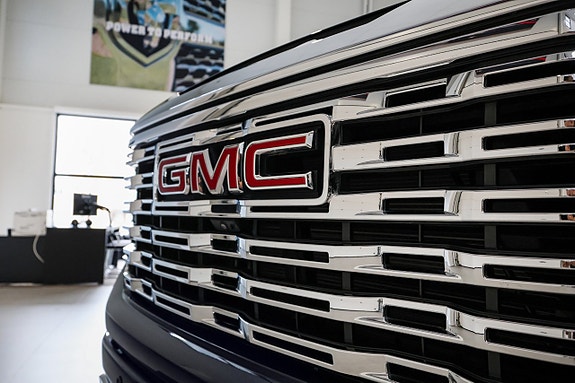 GMC Sierra 9 of 30