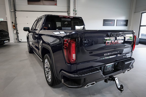 GMC Sierra 7 of 30