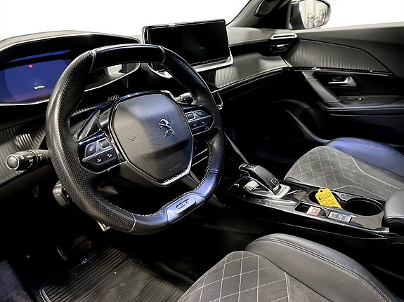 Peugeot 2008 4 of 5