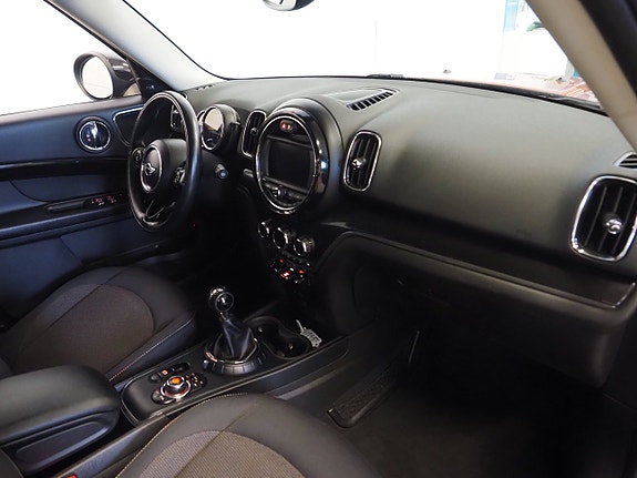 MINI Countryman Cooper 11 of 23
