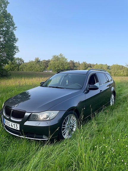 BMW 325i 2 of 7