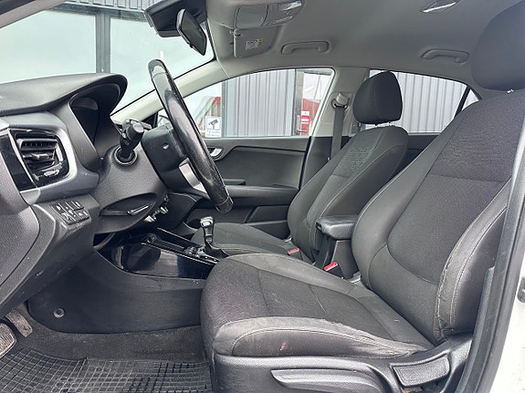 Kia Rio 17 of 19