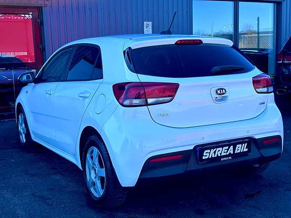 Kia Rio 9 of 19