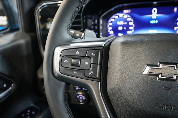 Chevrolet Silverado EV 28 of 30