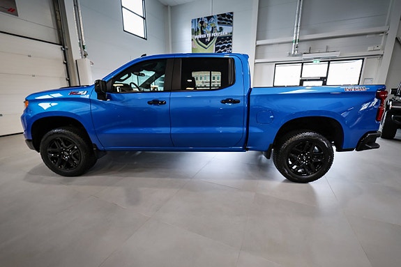 Chevrolet Silverado EV 7 of 30