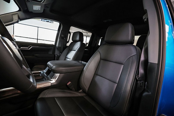 Chevrolet Silverado EV 24 of 30