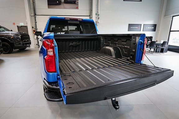 Chevrolet Silverado EV 12 of 30