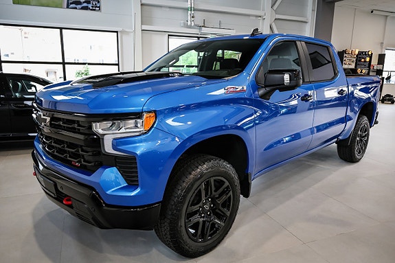 Chevrolet Silverado EV 2 of 30
