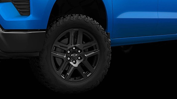 Chevrolet Silverado 4 of 5