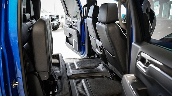Chevrolet Silverado EV 17 of 20