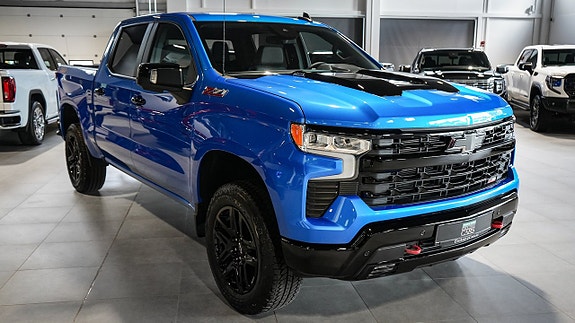 Chevrolet Silverado EV 3 of 20