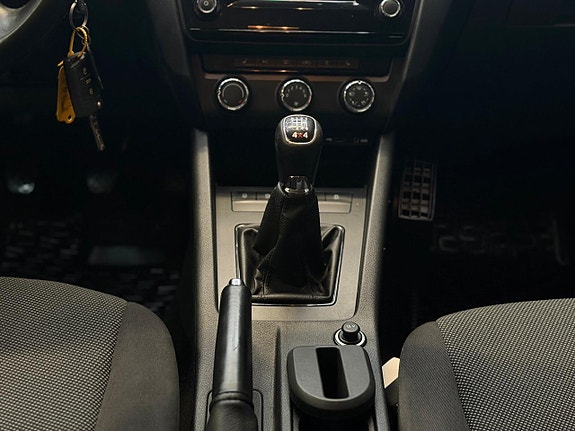 Skoda Octavia 12 of 23