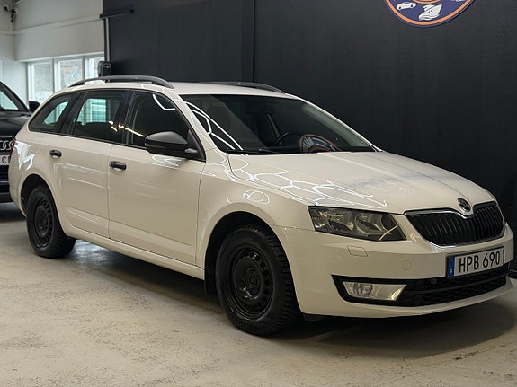 Skoda Octavia 2 of 5
