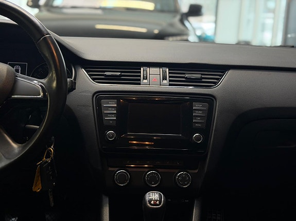 Skoda Octavia 11 of 23