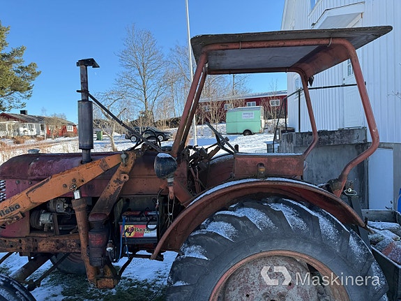 Traktor Volvo T25 + Tillbehör 9 of 27