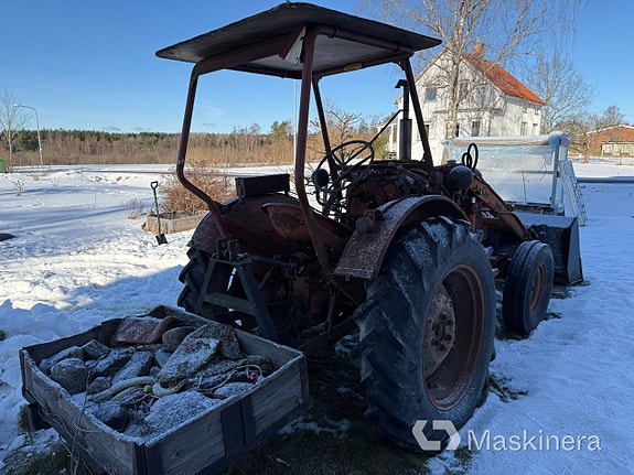 Traktor Volvo T25 + Tillbehör 3 of 27