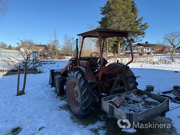 Traktor Volvo T25 + Tillbehör 5 of 27