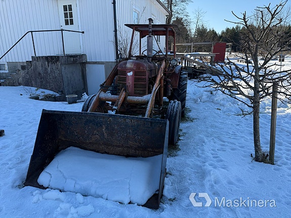 Traktor Volvo T25 + Tillbehör 7 of 27