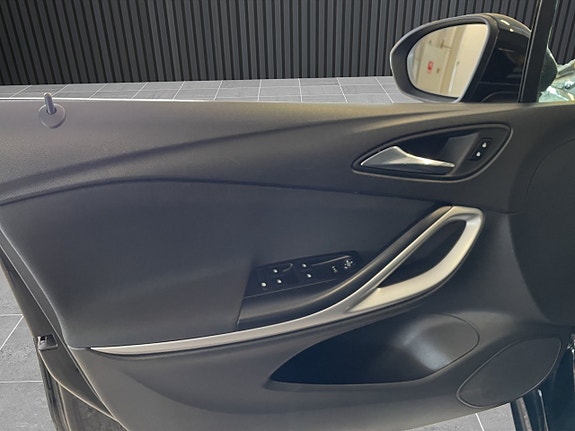 Opel Astra 12 of 22