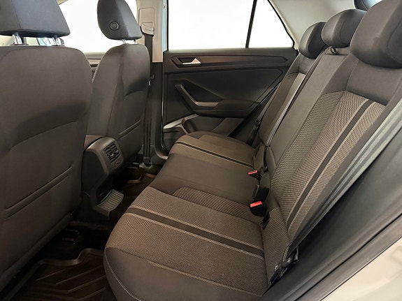 Volkswagen T-Roc 12 of 13